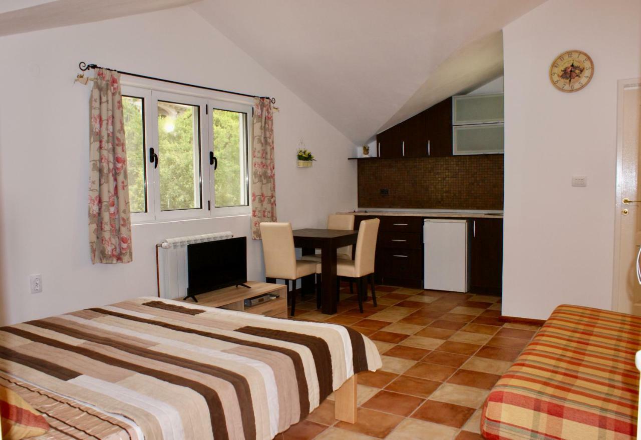 Studio Apartments Morinj 외부 사진